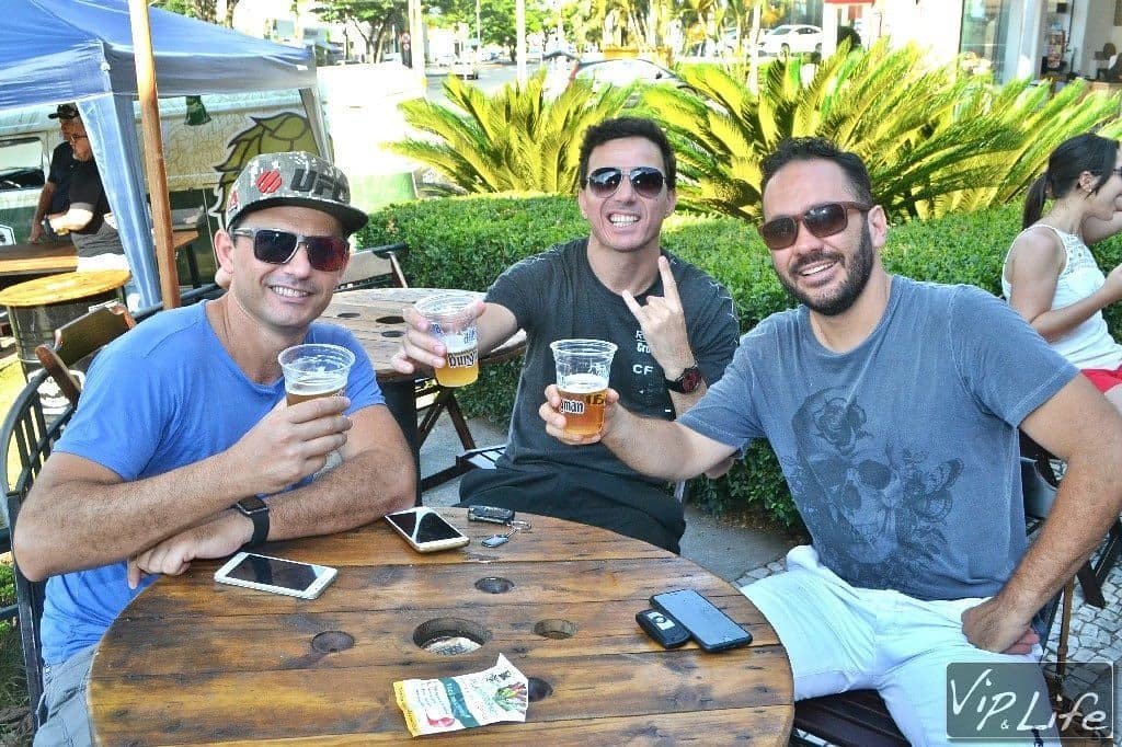 irmaospiologo's tweet photo. Sabadão com os trutas!
#sabado #cerveja #chopp #thehops #reebokbrasil https://t.co/A3vt8EyMIF https://t.co/HSS5b0GzBe