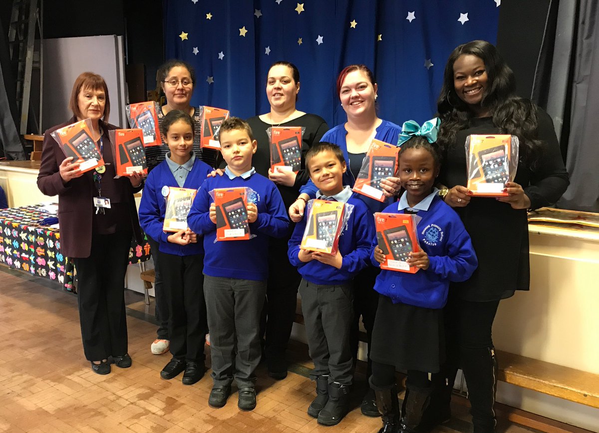 FriendsofHoward's tweet photo. Today we presented 14 Kindle fires to Miss DeSaulles and the pupils. We hope you enjoy using them. Great things can happen when everyone works together. π#fundraising #foh #friendsofhoward #howard #Primary #donation #kindles https://t.co/BXqaTwqFDF