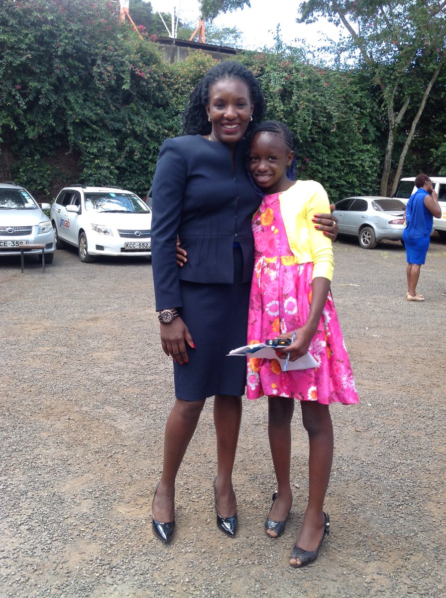 komba_lorna's tweet photo. 'I want to become a lawyer, just like lawyer Hellen Onkwane'. Says Tiffany. Hellen agreed to mentoring her! #RoleModel 
#VoicesOfKiberaGirls #Women4Women @KWJA_93 @FemnetProg @UNFPAKen @UNFPA_ESARO @tinahmo @catherinenyamb1 @MvValarie @Rubenvellenga https://t.co/oOLzV6jDMh