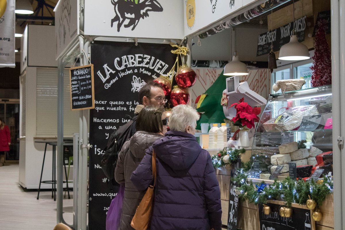 Hace frío pero eso no es una excusa para quedarse en casa. Ven a hacer la compra a la #Zonadeproductores del <a href="/mdovallehermoso/">mdovallehermoso</a>. 
#FelizSabado #Madrid #Chamberí