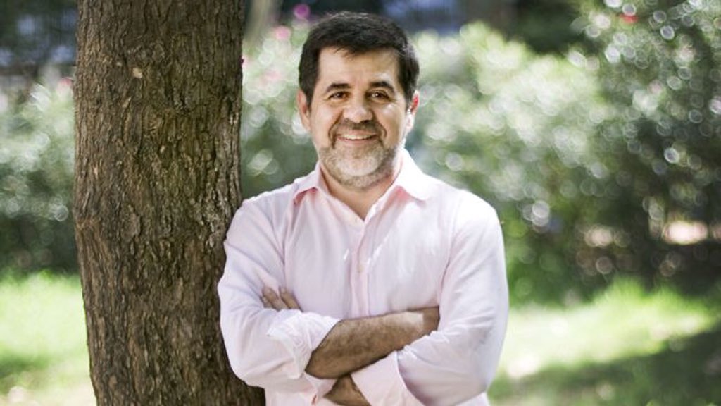 jordisanchezp's tweet photo. El que et converteix en un ciutadà lliure de cadenes i vassallatges és el fet d'haver assumit que cap càstig t'aturarà en el camí de la #llibertat https://t.co/q0pJbRaO4G