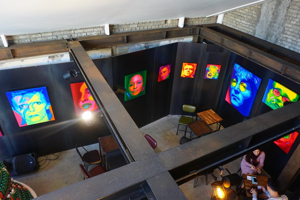 artiamjio's tweet photo. 'Colored Colors'
17.12.20~18.1.30
#portrait #art #artwork #artist #exhibition #fineart #contemporaryart #visualart #popart #painting #cafe #gallery #seoul #korea #whitneyhouston #amywinehouse #jamesdean #marilyn #johnlennon #jiyoungkim #페이머스그라운드 #전시 #유화 #아트 #카페 https://t.co/yu16favgWb
