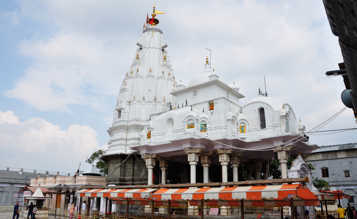 IndiaPilgrims's tweet photo. The 7 night 8 days Nau (9) Devi Darshan tour package lets you visit the nine main abodes of Shakti Devi. It’s believed that visiting these nine abodes rids one of all sins, in both mind and body, besides being blessed in abundance. https://t.co/YfmV1yvp66
#naudevi #pilgrimage https://t.co/IgL6HudEQJ
