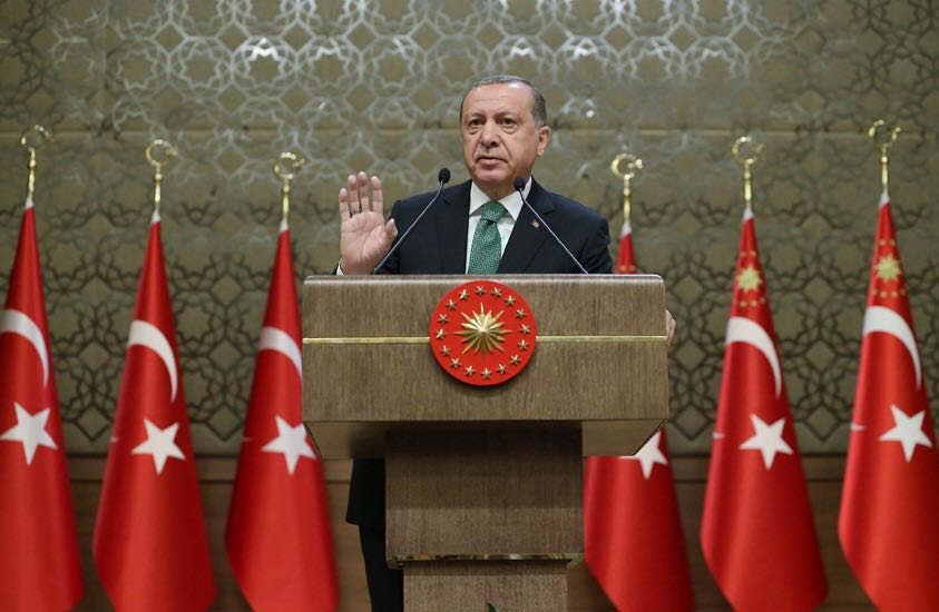 rterdogan_ar's tweet photo. من الواضح أن بعض المسؤولين في الدول العربية يهدفون من خلال معاداتهم لـ #تركيا إلى التستر على جهلهم وعجزهم وحتى خيانتهم

نحن نعلم مع من يتعامل هؤلاء الذين يتطاولون على تاريخنا وعلى شخص فخر الدين باشا، وسنكشف ذلك في الوقت المناسب https://t.co/aVHBW5iFof