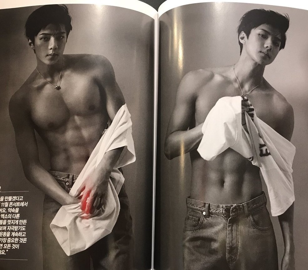 sehunspics's tweet photo. Extra 💣 and 🔥 https://t.co/QVwIgl2Y9l