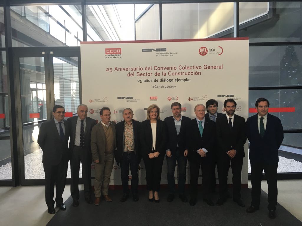 Fátima Báñez felicita en el 25 aniversario del Convenio General del Sector de la Construcción #Construye25+ <a href="/empleogob/">Ministerio Trabajo y Economía Social</a>