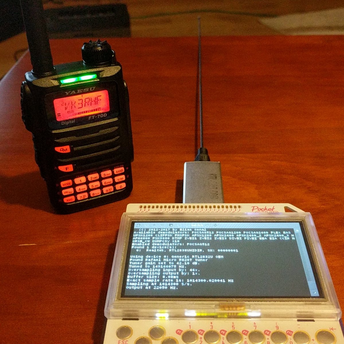_TimMcMahon's tweet photo. #Yaesu #FT70DR from @StrictlyHam tuned to #VK3RHF
#PocketChip, #RTLSDR and #SignalStuff antenna tuned to EAS 148.9125 MHz with rtl_fm to multimon-ng for POCSAG512 decoding. https://t.co/Zc04JwgfNk