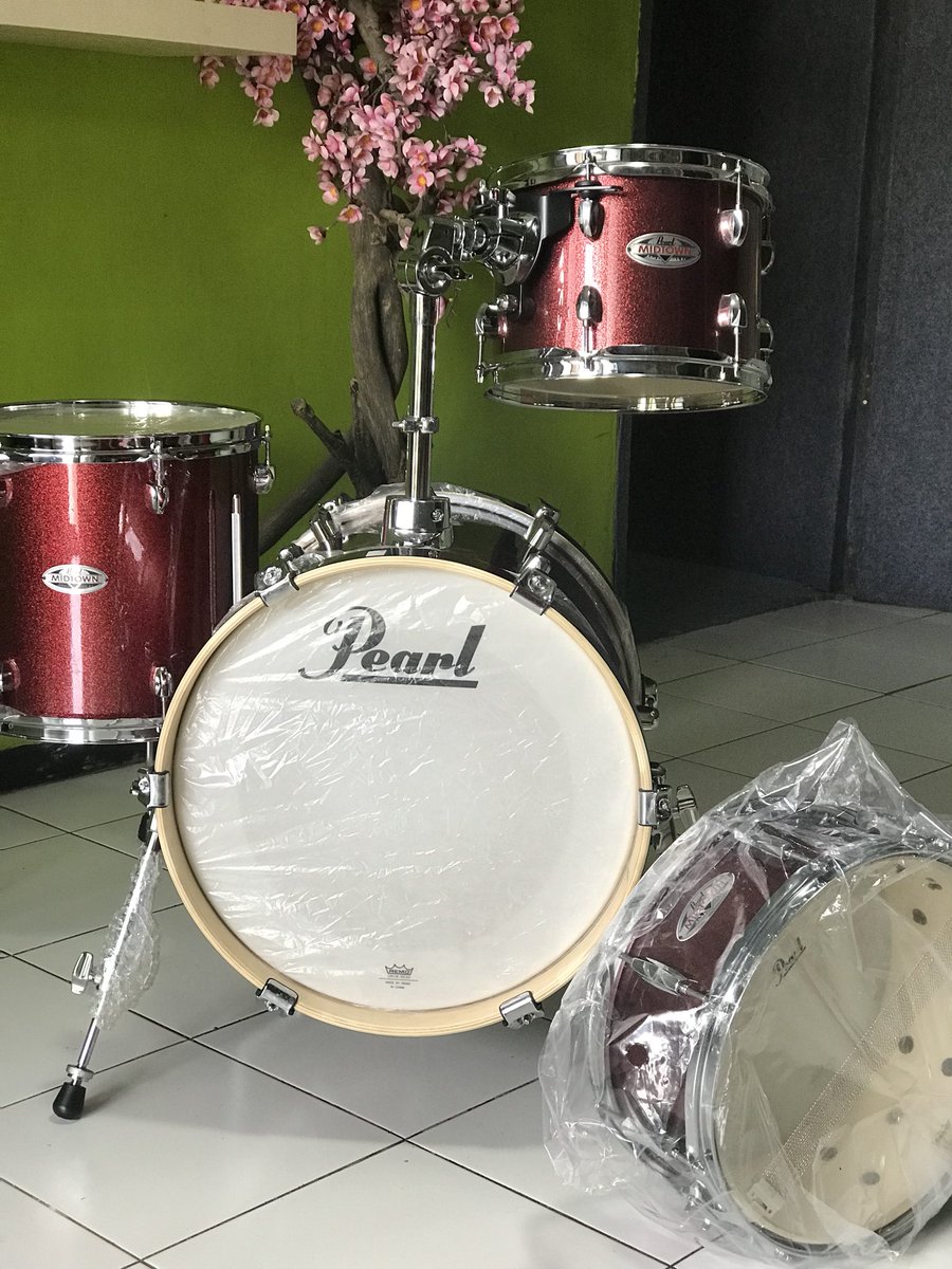 Gretsch2016's tweet photo. @DrumBagus FS: PEARL Midtown series NEW 4pcs shell pack, minat WA: 08945777117 https://t.co/jg4oXlMnnB