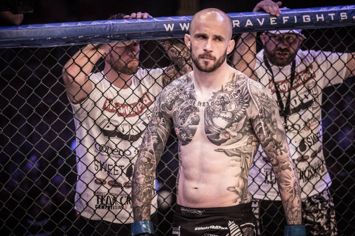 bravemmaf's tweet photo. Join us in wishing Brave CF Lightweight powerhouse @Leary8mma a Happy Birthday! ππ»
#BraveCF9 #HappyBirthday #MartialArts #UKMMA https://t.co/Ax5I77hHwD