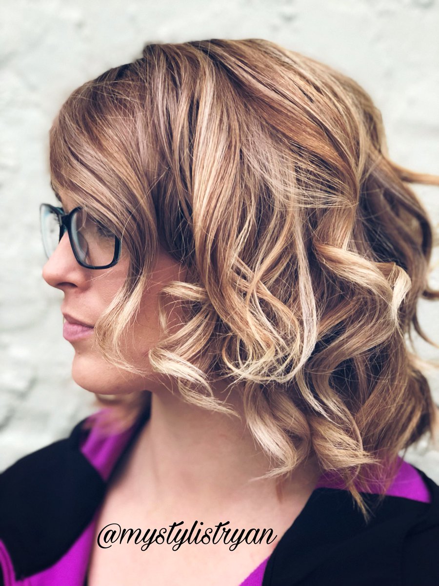 RyJamesGoodman's tweet photo. Did a fun Balayage today. Caption this photo 🤟🏻🤟🏻 #boise #boisehair #boisehairsalon #thisisboise #boisestylist #boisemua #boisesalon #mystylistryan#boisebench #boiseart #boiselife #boisehairstylist #boisestate #boiseidaho #boisehairstylist https://t.co/vVNmz95TnF
