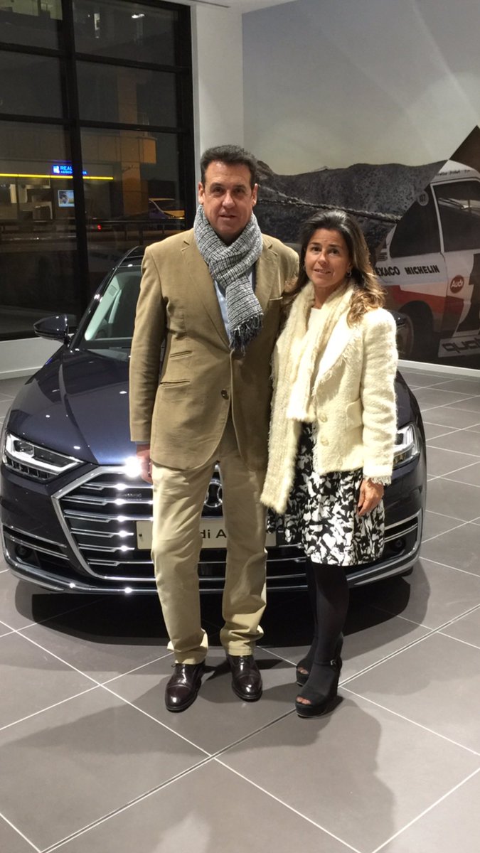 AriadnaVerge's tweet photo. Welcome nuevo Audi A8-Forget the car AUDI is More- super team #AudiMotorsol capitaneado por Nico y Ignasi Fabregas. Incondicional #isidremarch. En #quadis nunca se pone el sol. #ariadnaverge gracias #litvin Natalia Litvinova - De Vargas https://t.co/lF2IF71rnx