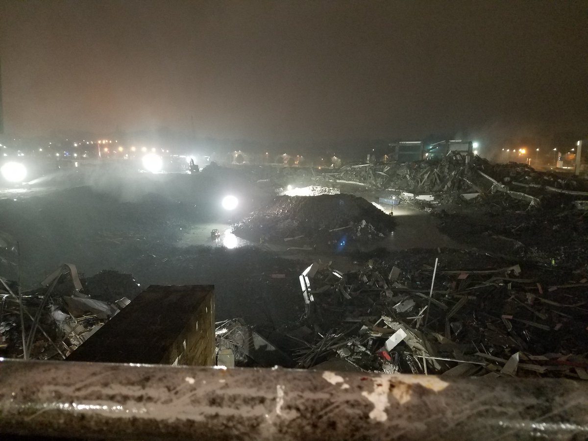 mteichnerfox5's tweet photo. Minutes after rest of #gadome was imploded crews already working on clearing debris. Live reports begin at  4:30 on @GoodDayAtlanta #fox5atl https://t.co/XfpRZROrQ0