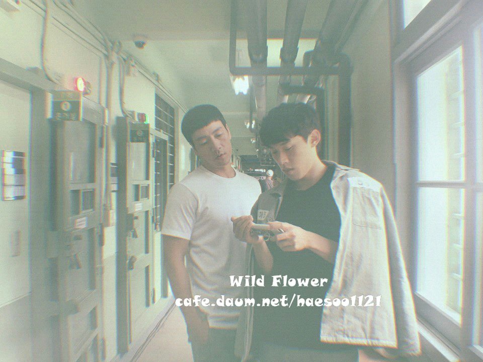 오늘은 슬요일!!! 이렇게 추운날은 안방 1열에서 본방사수!! #박해수 #슬기로운감빵생활 #tvN수목드라마 #9시10분Translate post