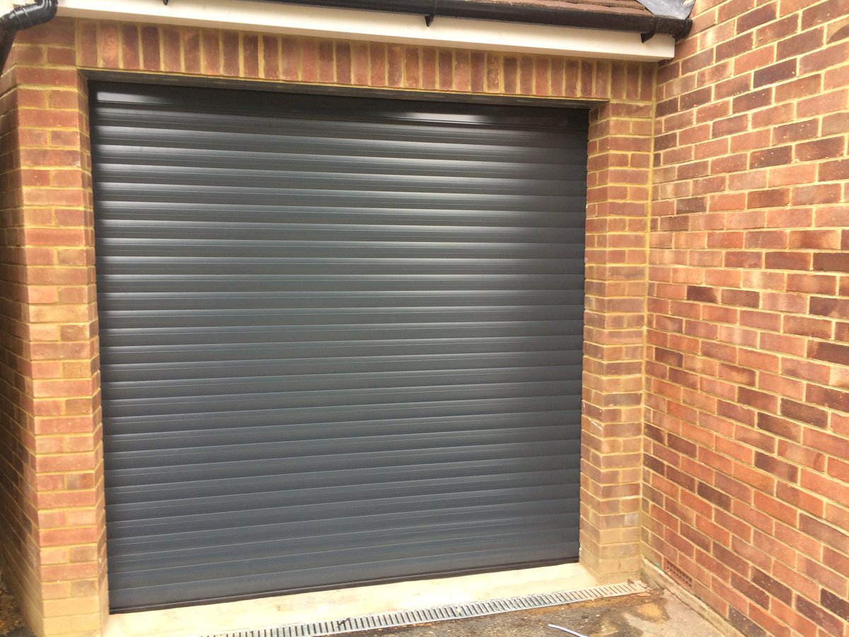 rsgsecurity_uk's tweet image. Family happier with supply and installation of our RSG7000 Security Roller Garage Door fitted to their residence in Reading.
rsgsecurity.co.uk/rsg7000-securi…
#rsgsecurity #securityrollershutters #garagesecurity #domesticsecurity #fightburglary #makingbritainsafer