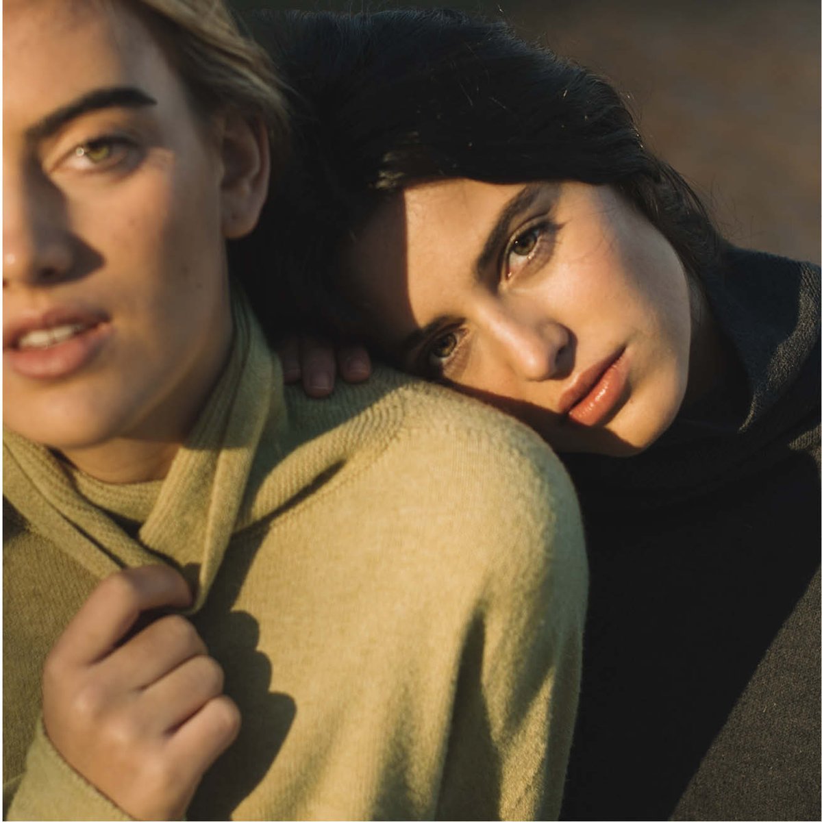 renattandgo's tweet photo. The chill of #winter is warmed by #friends ❤️❄️
#KnitCollection #NewCollection, by #renattandgo https://t.co/ktE12hZSfd