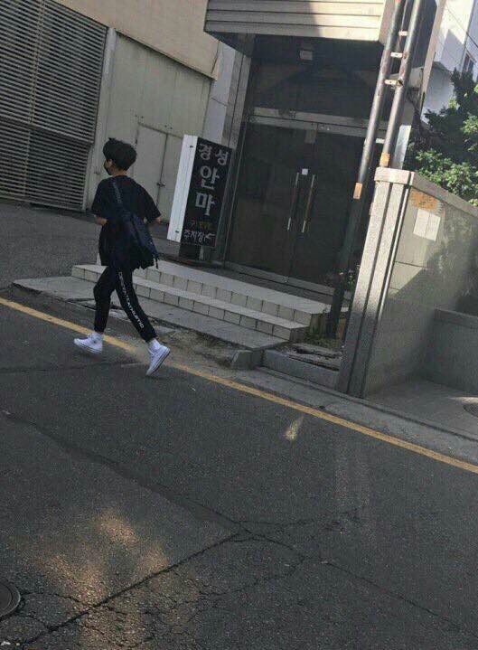 sugaaaaaa___'s tweet photo. バンタンの弟分
見た感じ、わっかいな https://t.co/bYSfureQVn