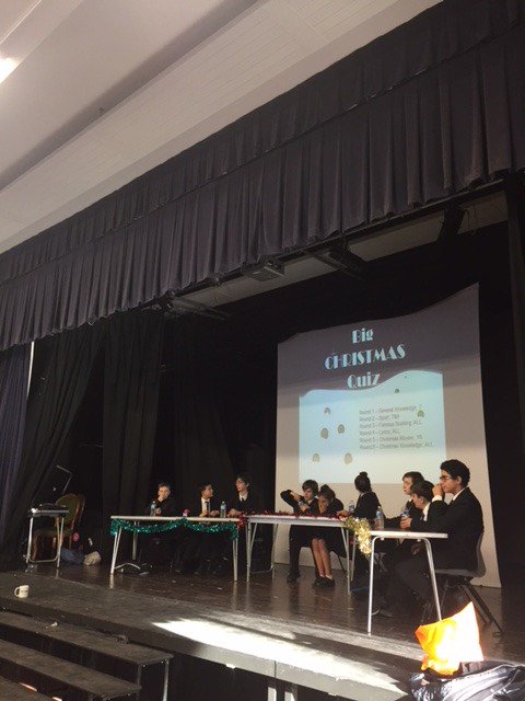 HF_History's tweet photo. Amazing scenes in the hall yesterday - brilliant organisation, thoughtful planning and lots of money raised for Gradu8 with a brilliant Christmas Quiz! @hf_phoenix #ospreychamps #youngbusinesswomen #hf17y8 https://t.co/klh6wDsc2j