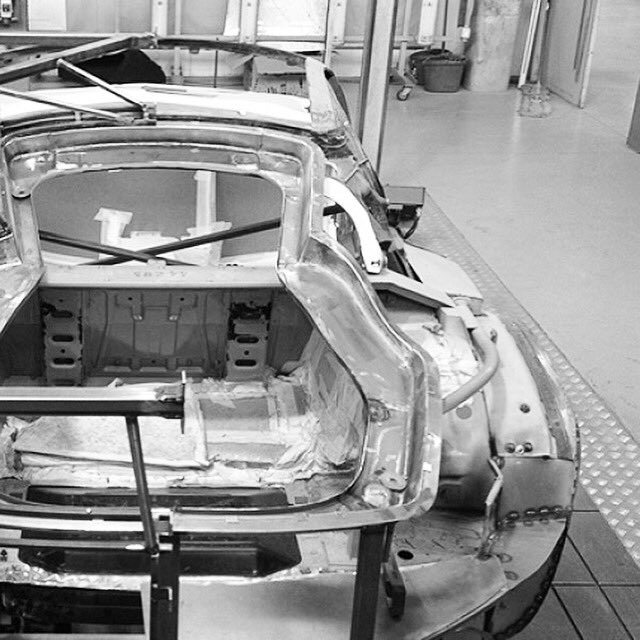 NielsvanRoij's tweet photo. Web Find Wednesday
The Disco Volante, built by Touring Superleggera on the Alfa-Romeo 8C Competizione.
An interesting article by @classicdriver diving into the process of our #coachbuilding colleagues.
https://t.co/LxJOws7gyj
#NielsvanRoijDesign #WebFindWednesday #cardesign https://t.co/Uti8Zbj1hJ