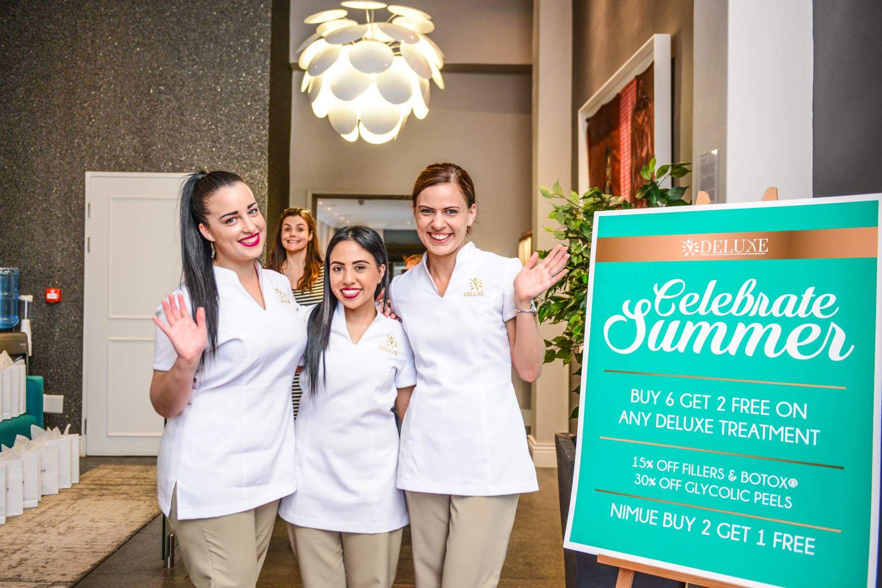 Laser 532nm. Laser deluxe. Лазер люкс звенигород. Valley логотип ресторан. Valley логотип ресторан.