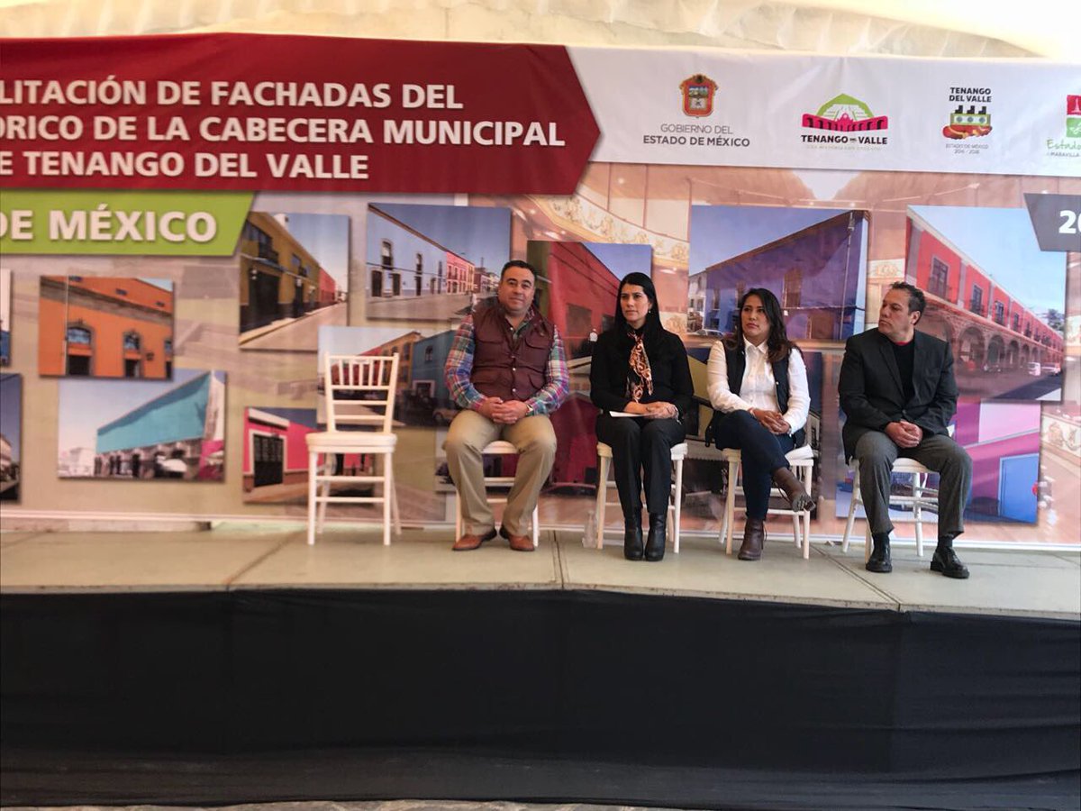 LizSandovalC's tweet photo. #TenangoDelValle se viste de colores a efecto de lucir como un gran tractivo turístico, con enorme gusto estuve acompañando a la Secretaria de Turismo, @loremarinm , y al Presidente Municipal, @pacogardunog , en la entrega de la rehabilitación de fachadas. 
¡Enhorabuena! https://t.co/7JBwJ25xPy