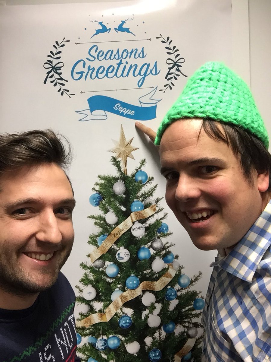 SeppeVP's tweet photo. @Kazouvakanties #takeaselfieforcollibri @Symeta_Be #voorhetgoededoel #kerstfeestje https://t.co/jgeP57JR22