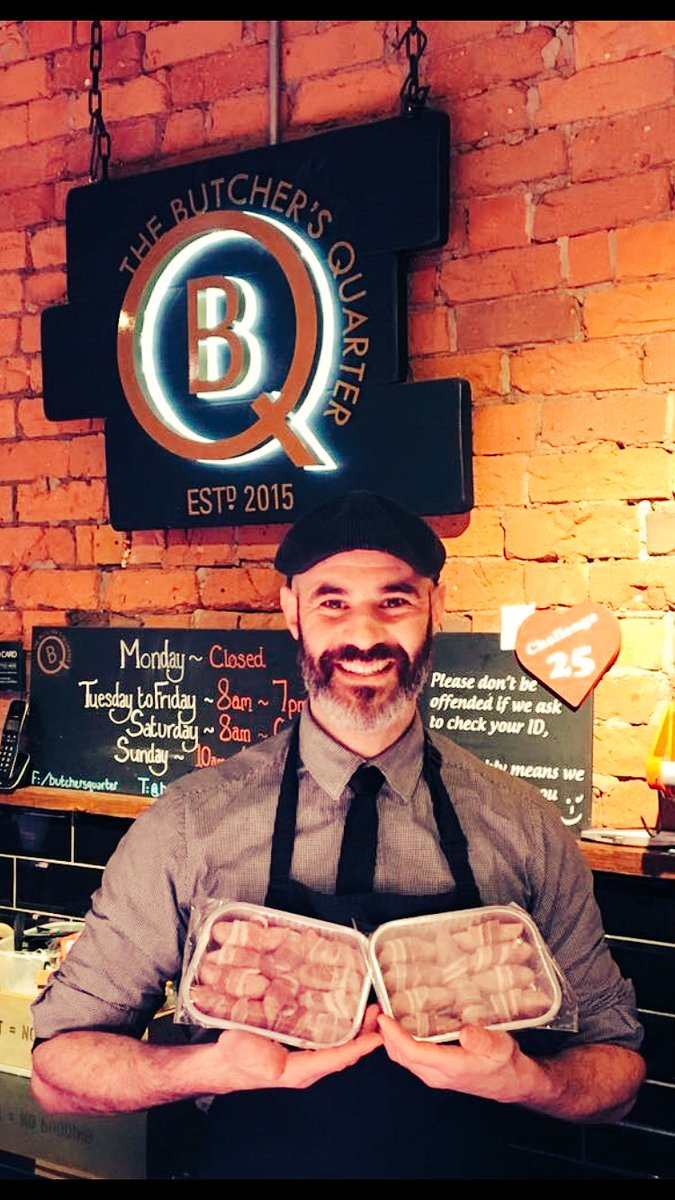 Our CHRISTMAS GIVEAWAY is now underway!!🎄 
3,000 Pigs in Blankets going for free!! 
All you have to do is RT &amp; Follow and show us in the shop to claim a FREE pack of 10!!
🐷🐷🐷🐷🐷🐷🐷🐷🐷🐷#MerryChristmas 
#TibStreet
#MerryChristmasFromTheButchers
#Butchers #NQ #Manchester
😘