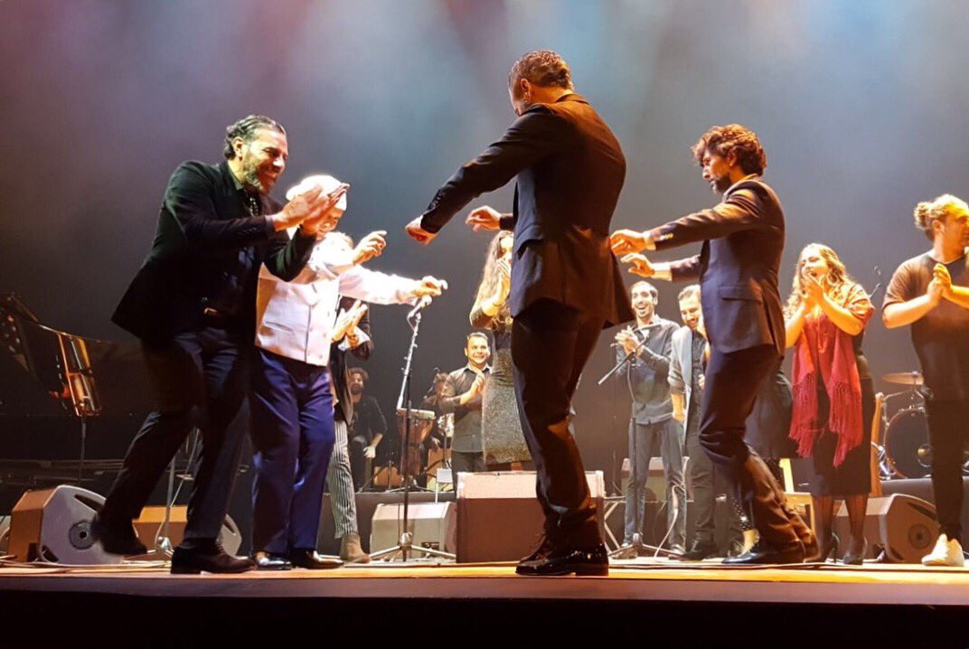 Arcángel Flamenco (@arcangel_flamen) on Twitter photo Voz de Oro fundido sobre cobre viejo, maestro, genio y admirado <a href="/elPele_oficial/">Manuel Moreno Maya</a>. 50 años de cante y que sean muchísimos más
#ElPele #Madrid #50aniversario #TeatroNuevoAlcala #ElPeleyAmigos #Flamenco #18deDiciembre Voz de Oro fundido sobre cobre viejo, maestro, genio y admirado <a href="/elPele_oficial/">Manuel Moreno Maya</a>. 50 años de cante y que sean muchísimos más
#ElPele #Madrid #50aniversario #TeatroNuevoAlcala #ElPeleyAmigos #Flamenco #18deDiciembre