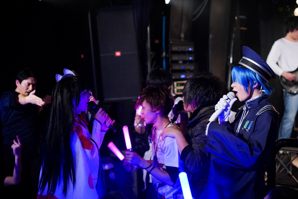 Genzo120's tweet photo. 12/3ネクラボックス! 
後はネタを少し．．．

7.NGN projectで祈りを捧げる蓮井氏

そしてなぜか囲まれる
お祈り長くね？ｗ

@t_hasui 
@NGNproject_08 
 @nekurabox988 https://t.co/kRW7UJZYMM