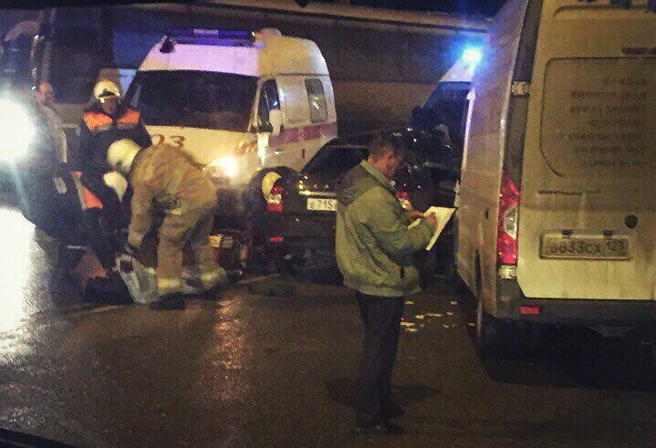 novoros24ru's tweet photo. В Новороссийске в ДТП на встречке погибла девушка

Авария произошла 19 декабря около 21:00 на 1540-м км дороги М4 «Дон».

#Новороссийск #вНовороссийске #дтп #Шесхарис https://t.co/DHQNkdyVgE