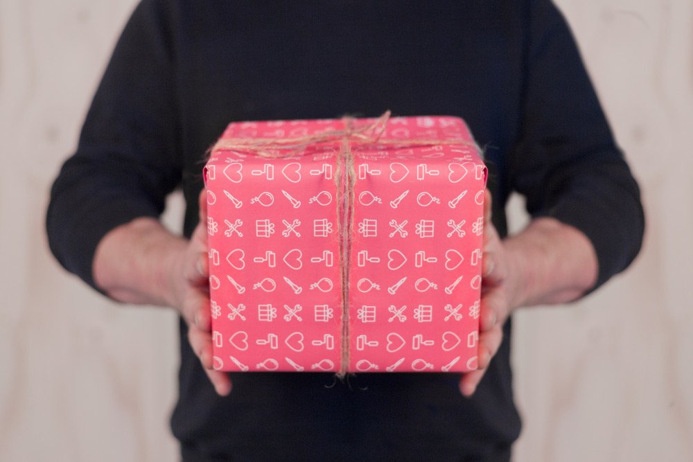 Fredells's tweet image. Fredellstomten rycker ut och kör hem sista minuten-klapparna kostnadsfritt från Fredells Byggvaruhus mynewsdesk.com/se/fredells/ne…