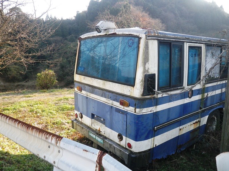出会いは突然に(^^) 大分バスさんの廃車体に遭遇 これは・・・日野