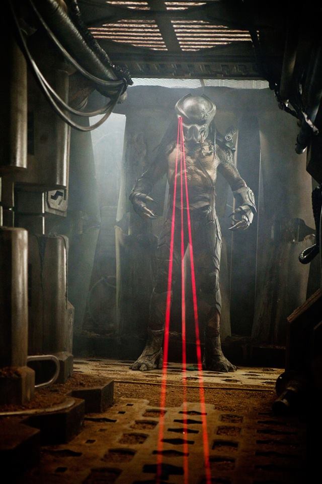avpgalaxy's tweet photo. On the set of Predators with Carey Jones as the Tracker Predator. #Predator #Predators #ThePredator #Yautja #TrackerPredator https://t.co/EjRb1a6A6w