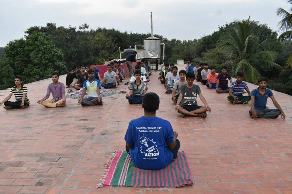 dcseLEAD's tweet photo. "Yoga is the art of awareness on the canvas of Body, Mind and Soul."
LEADer Rakshit from UVCE, #Blr who practises Yoga regularly has inculcated a routine to teach it to all the hostel students.This has helped the students to overcome stress.
#LEADBangalore
#LEADHubli
#DFLead https://t.co/do2s3pxpvj