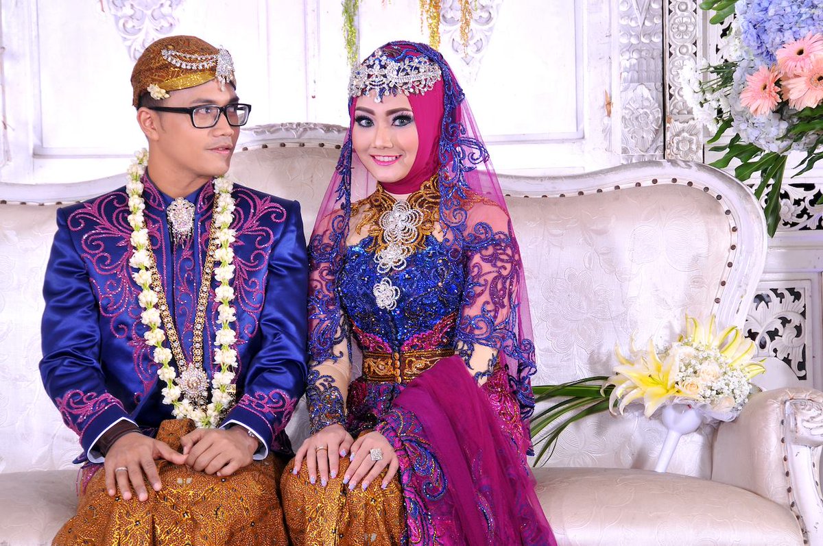 S7production's tweet photo. "Let us always meet each other with smile, for the smile is the beginning of love." -Mother Teresa- #memoryoflove #wedding #gresik https://t.co/yzdQ7SSZ5M