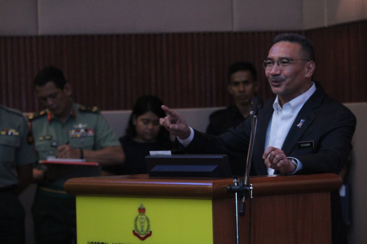 "Saya harap semua pihak berkepentingan beri perihatin serius dan saling bekerjasama rapat utk jayakan setiap inisiatif di bawah Blueprint ini demi pastikan kebajikan anggota dan veteran ATM serta keluarga mereka sentiasa terpelihara"- Menteri Pertahanan, YB DS <a href="/HishammuddinH2O/">Hishammuddin Hussein 🇲🇾</a> .