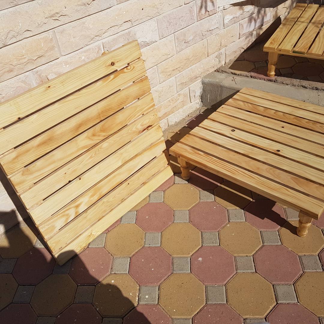 طاولات ارضية خشبية مكونة من غرفتين