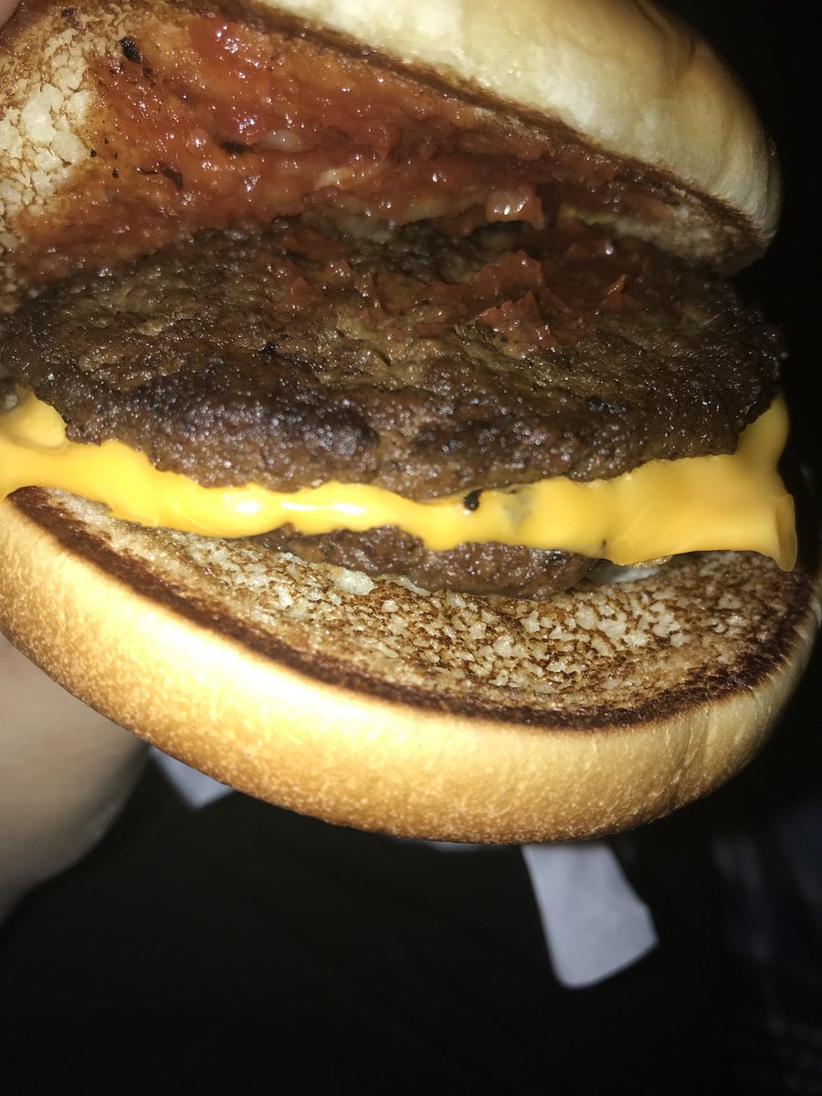 SarahSaryan's tweet photo. Thank you @McDonalds for having me waste 20 minutes of my life waiting in line to receive a burnt cheeseburger. 😡#NotMcLovinIt https://t.co/7DG402hsS1