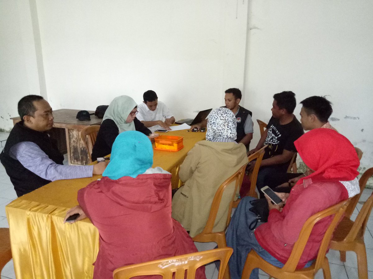 JannuarDedy's tweet photo. Rapat Internal TPID Kec.Polut Persiapan Bursa Inovasi Desa Thn 2017#PL.PD
@EkoSandjojo 
@AhmadErani 
@tppindonesia 
@ARCabalu06 
@okta_abid 
@hexa_abid https://t.co/vNXL93rkJf