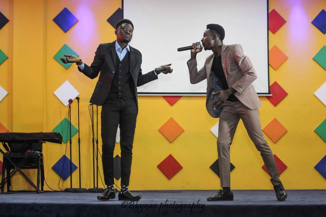 iamJoelWuddah's tweet photo. When I’m with the mic🎤 it’s like I’m watching myself, cos it’s no longer me but the Boss Himself🙏God. #Wuddah #Rapomedy #Aaba #DeyDer #TAL https://t.co/Y98T3lABDZ