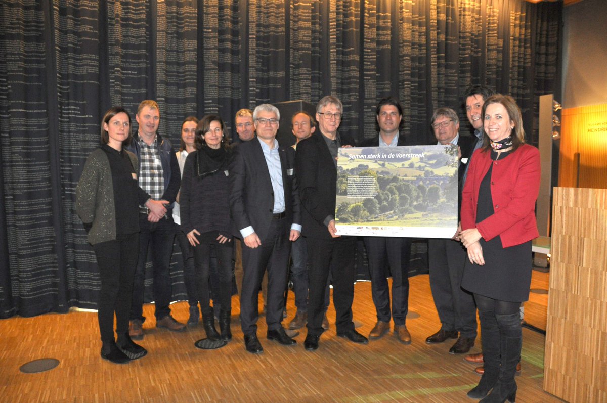 Ondertekening charter ‘samen sterk in de Voerstreek’ tijdens studiedag gebiedsgerichte plattelandsontwikkeling. Alle info op onze website  bit.ly/2kNdLlV