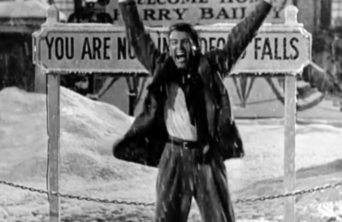 raulcallejone's tweet photo. Hace 71 años se estrenaba ¡#QuéBelloEsVivir!. Uno de los clásicos más maravillosos de la Hª del cine. Una película que resiste magistralmente el paso del tiempo. Da esperanza y hace que lloremos de alegría. Inolvidable #JamesStewart #ItsAWonderfulLife https://t.co/XB2SLXrKRx