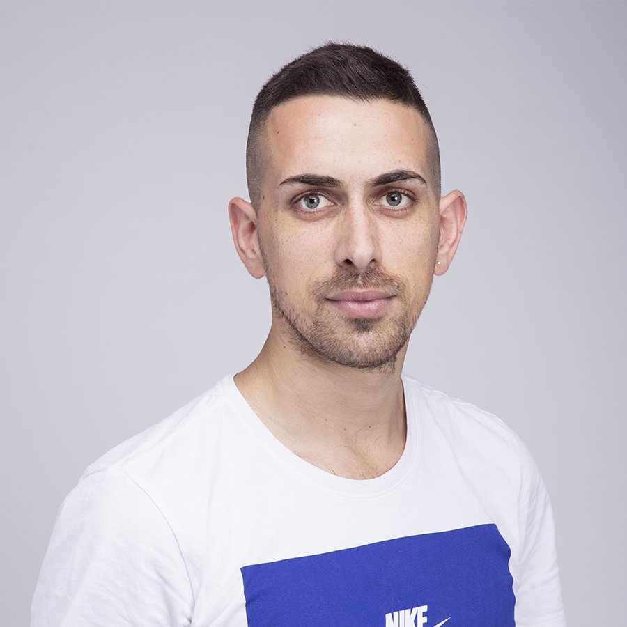 “Se hai un sogno lo devi proteggere. Se vuoi qualcosa vai e inseguila. Punto."
Conosciamo Daniele Marsili, ex allievo di #GraphicDesign oggi #Art Director presso Abruzzo Magazine
>> bit.ly/2tm3WPM