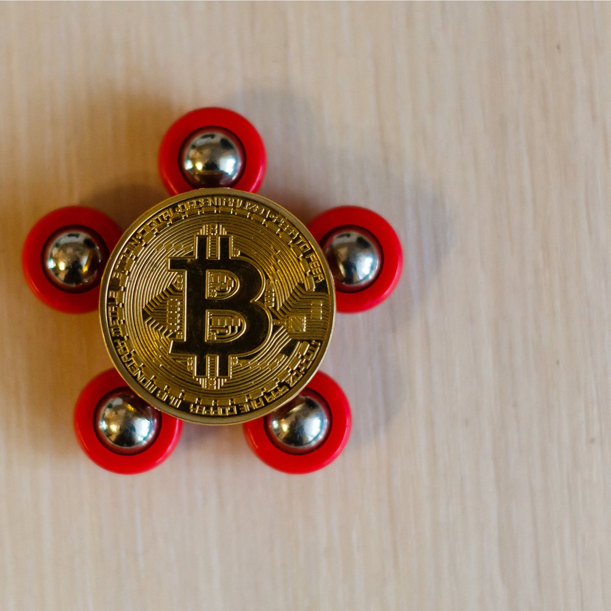 coin_channel's tweet photo. “Bitcoin” And “Mining” Dominate Google Searches as Ukraine Closes in on Legalisation https://t.co/HkFlbMKw2Q https://t.co/p374pZsHM9