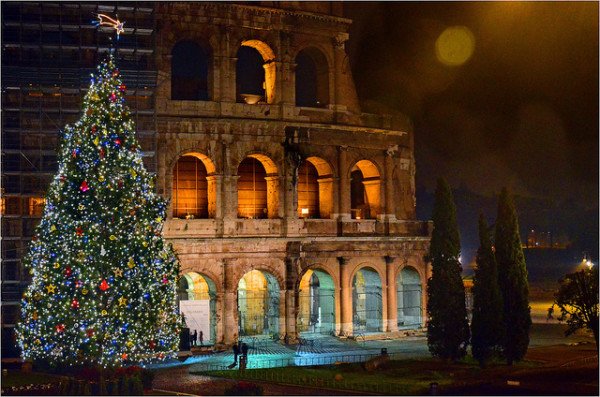 Christmas in Italy dlvr.it/Q6qK1Y by <a href="/italyexplained/">Italy Explained</a>
