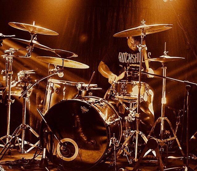 jikuNspraiN's tweet image. last nite i-six kemang jaksel #sprained #heavymetal #warriors #gelaptakberujung