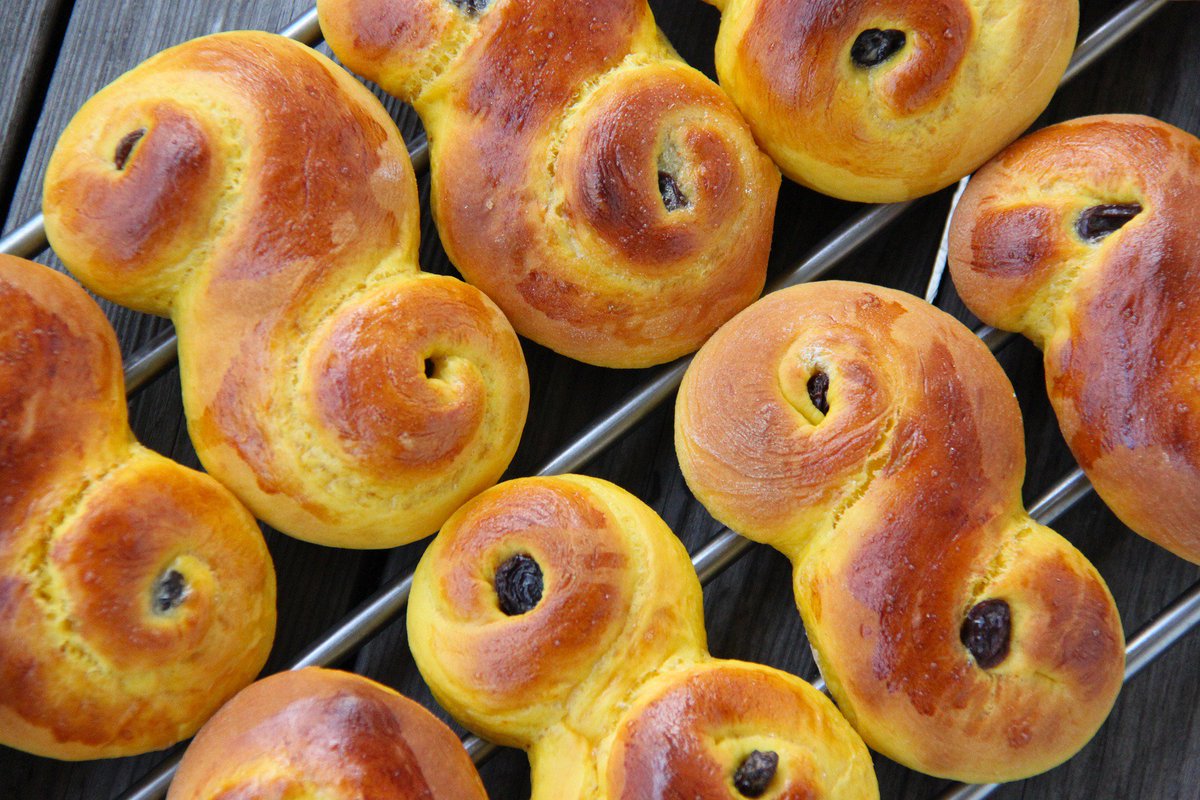 RealStevia's tweet photo. In the holidays it can be hard to avoid the sugary treats, why not try our recipe for traditional saffron buns with no added sugar? Check out our blog post for the recipe! 😋#stevia #baking #saffron
https://t.co/c7mqFal7Ms https://t.co/X0TzwBq0h0