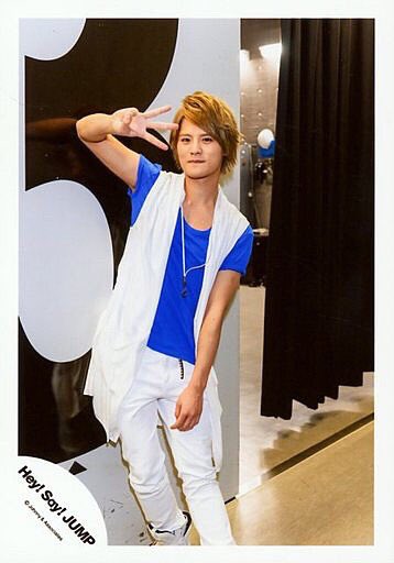 HeySayJUMP0599's tweet photo. White LoveのＣＤ届いた！
チョーHappy！ https://t.co/GO4VFJWRmx