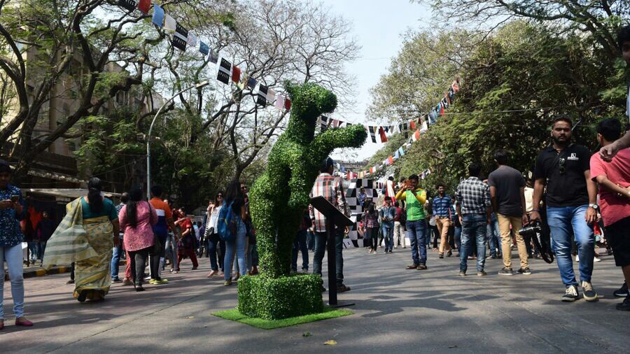kgafest's tweet photo. The installations at #HTKGAF17 were full of dazzling visuals that instantly made you go on a snap spree! Share with us your clicks from last year using the #HTKGAF17! https://t.co/J8H7hcOOqU
