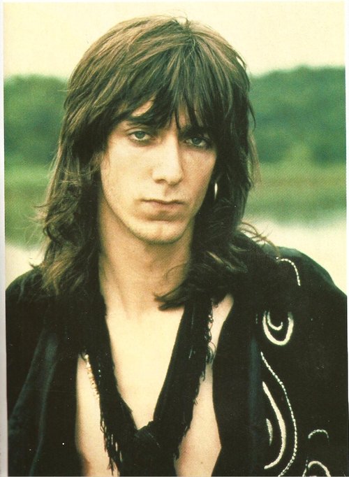 Chris Robinson is 51 years old today. He was born on 20 December 1966 Happy birthday Chris! 