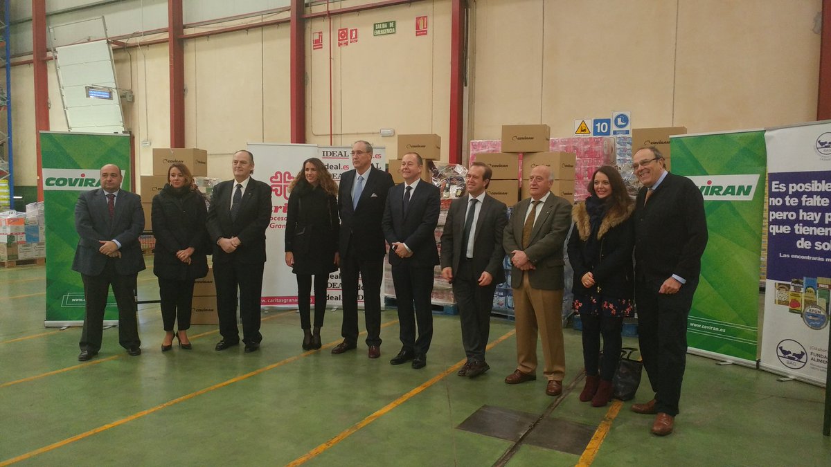 Indalecio García de <a href="/BancoAlimentoGr/">Banco Alimentos Granada</a> Eudaldo Cordón Álvarez de Movimiento Familiar Cristiano y Javier de Benavides, Director de <a href="/CaritasGranada/">@caritasgranada</a> han agradecido a Covirán e <a href="/ideal_granada/">ideal_granada</a> esta iniciativa, que tanto bien hace entre los más necesitados. 💚
